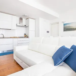 Elena House White , Viareggio Italien